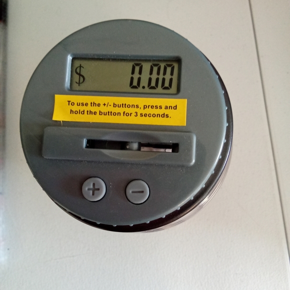 New! Sharper Image Coin Container w/ Digital Counter - Picture 1 of 4